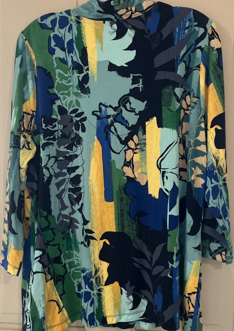 Chico’s Women’s Size 3=XL V-neck 3/4 Sleeve Blue/yellow/ Green/black Pullover cc