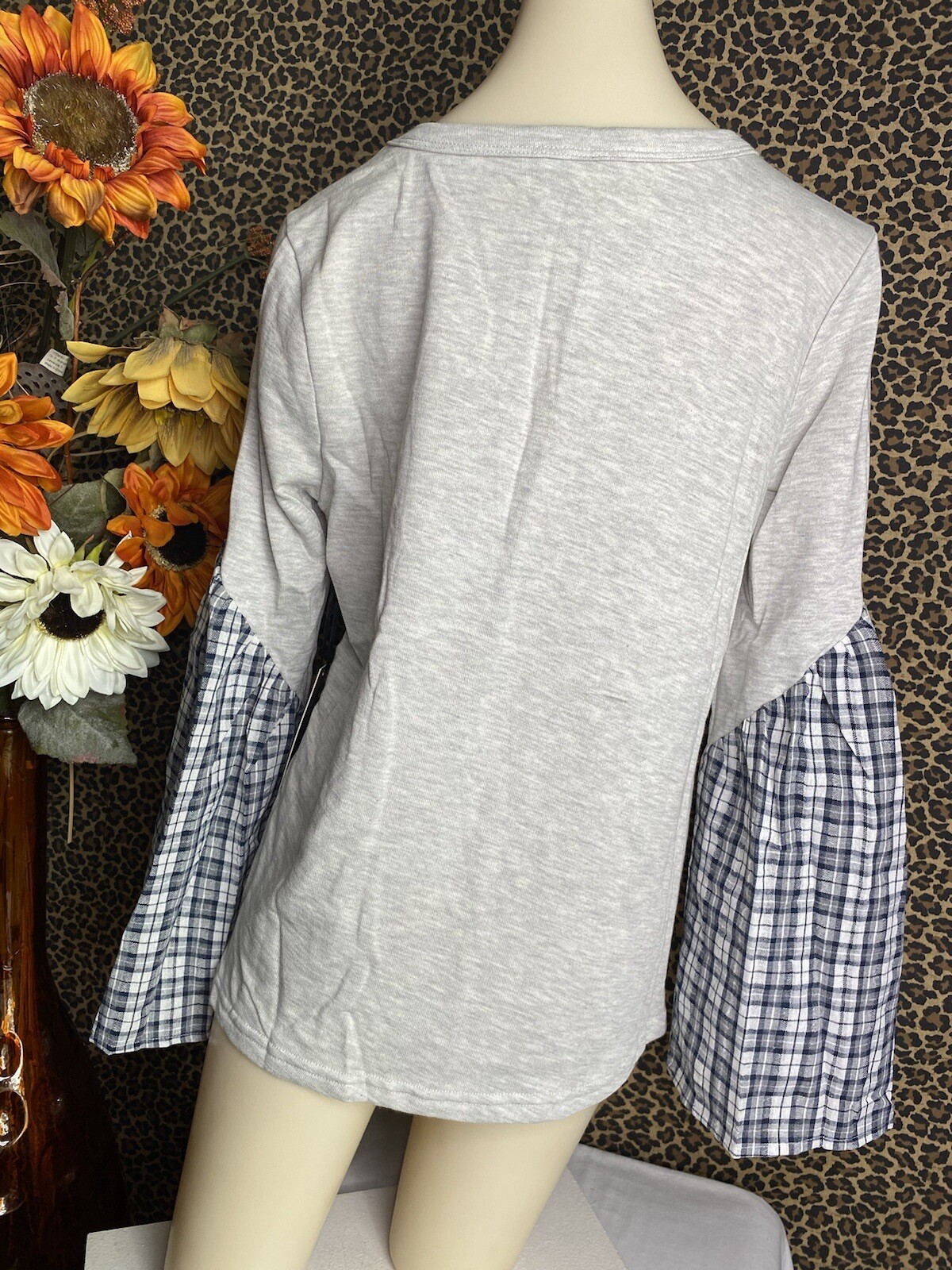 🦋DOE & RAE🦋Heather Grey/Navy Plaid Long Bell Sleeve Cotton Top NWT | LARGE |