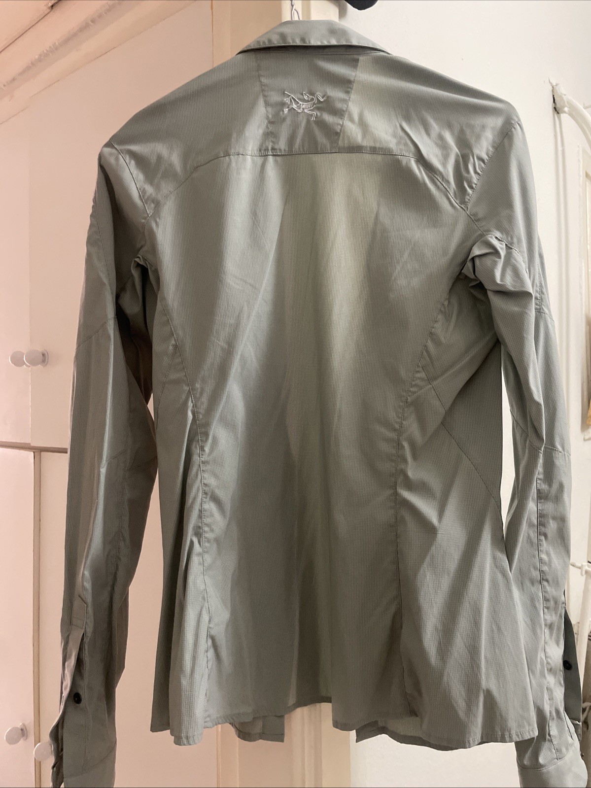 Women`s ARCTERYX Fernie Longsleeve Lightweight Nylon Shirt Size XS Gray