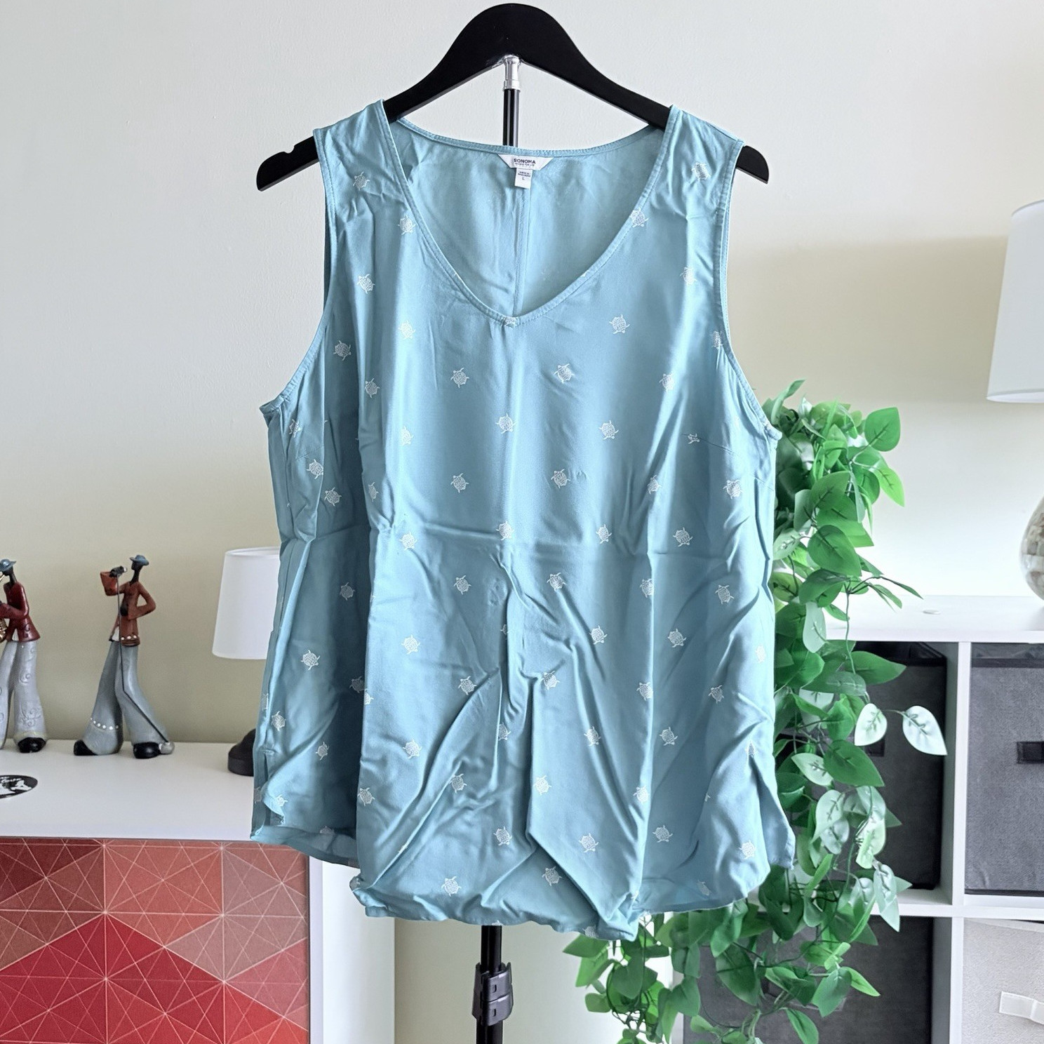 Sonoma Goods For Life Blue Turtle Print V-Neck Sleeveless Tank Top Women’s L
