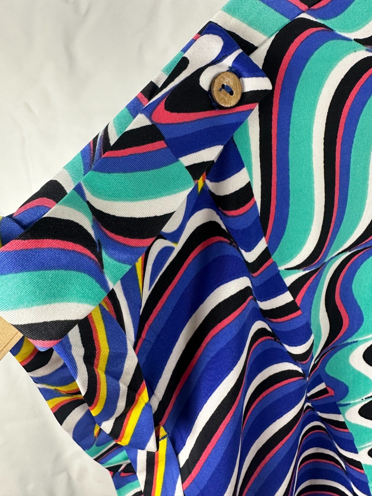 L.I.A Love Is All Multi‑Color Abstract Top | Large| NWT