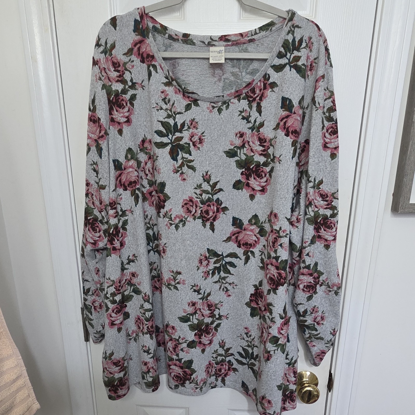 Terra & Sky Women’s Gray Floral Knit Scoop Neck Top Plus 3X