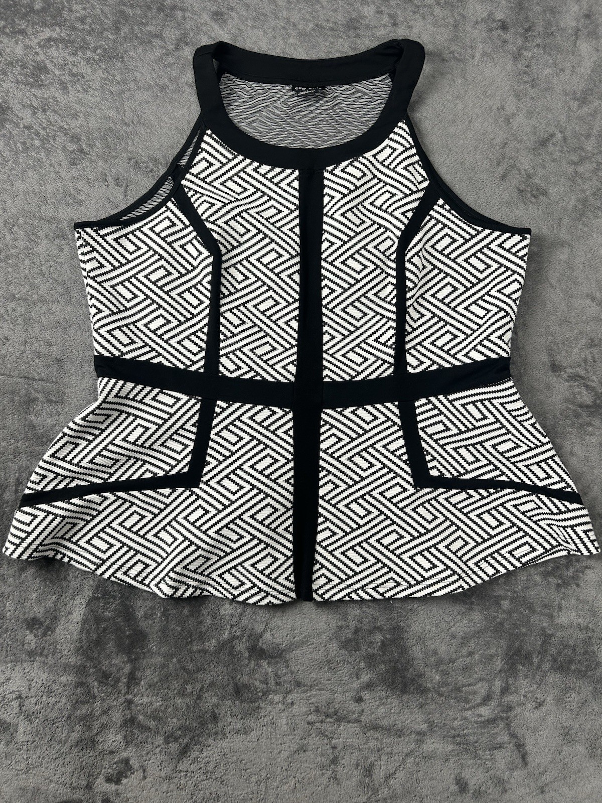 City Chic sleeveless peplum Top Women Sz L Black/white Geometric EUC