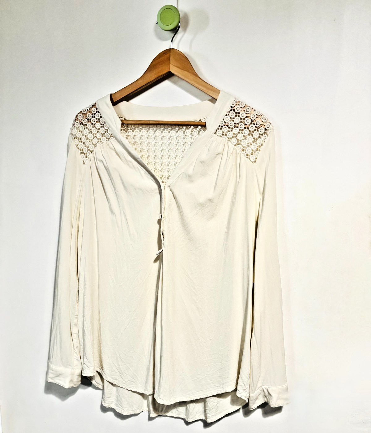 ModCloth Lace Shoulder Ivory Long Sleeved SoftShell Shirt, Size-1XL-16-18