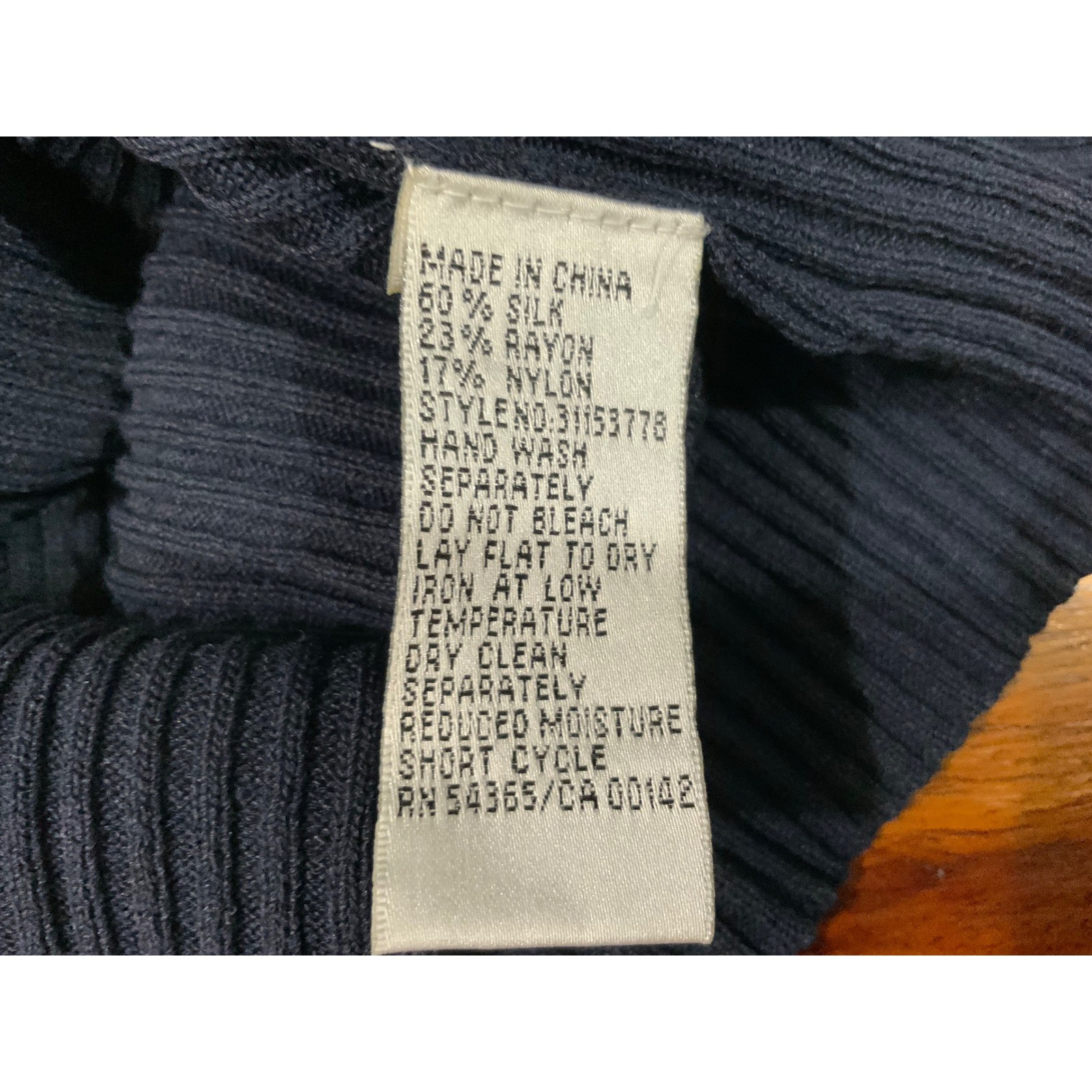 Nygard Collection Navy Blue Silk Blend Crochet Lace Collar Ribbed Knit Top L