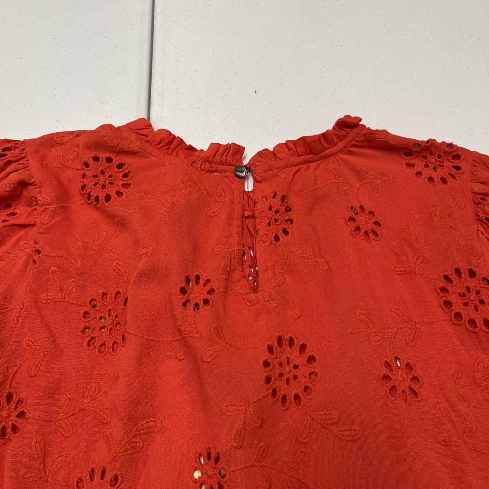 Nicole Miller Artelier Red Floral Eyeless Crochet Ruffle M Feminine Romantic