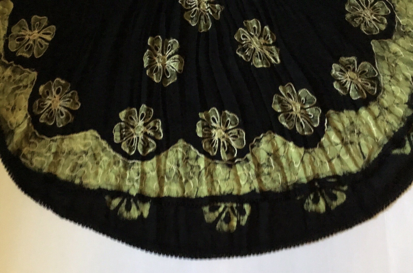 LSI Womens NWT Boho Top Shirt Black Green Embroidered One Size Poncho Seller