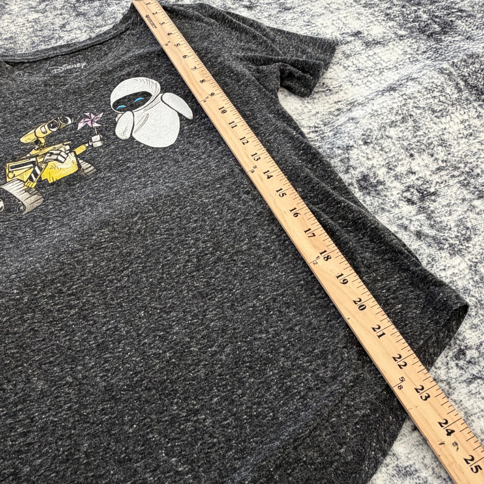 Disney Wall-E Eve V-Neck Graphic T-Shirt Womens Size Medium Gray Short Sleeve