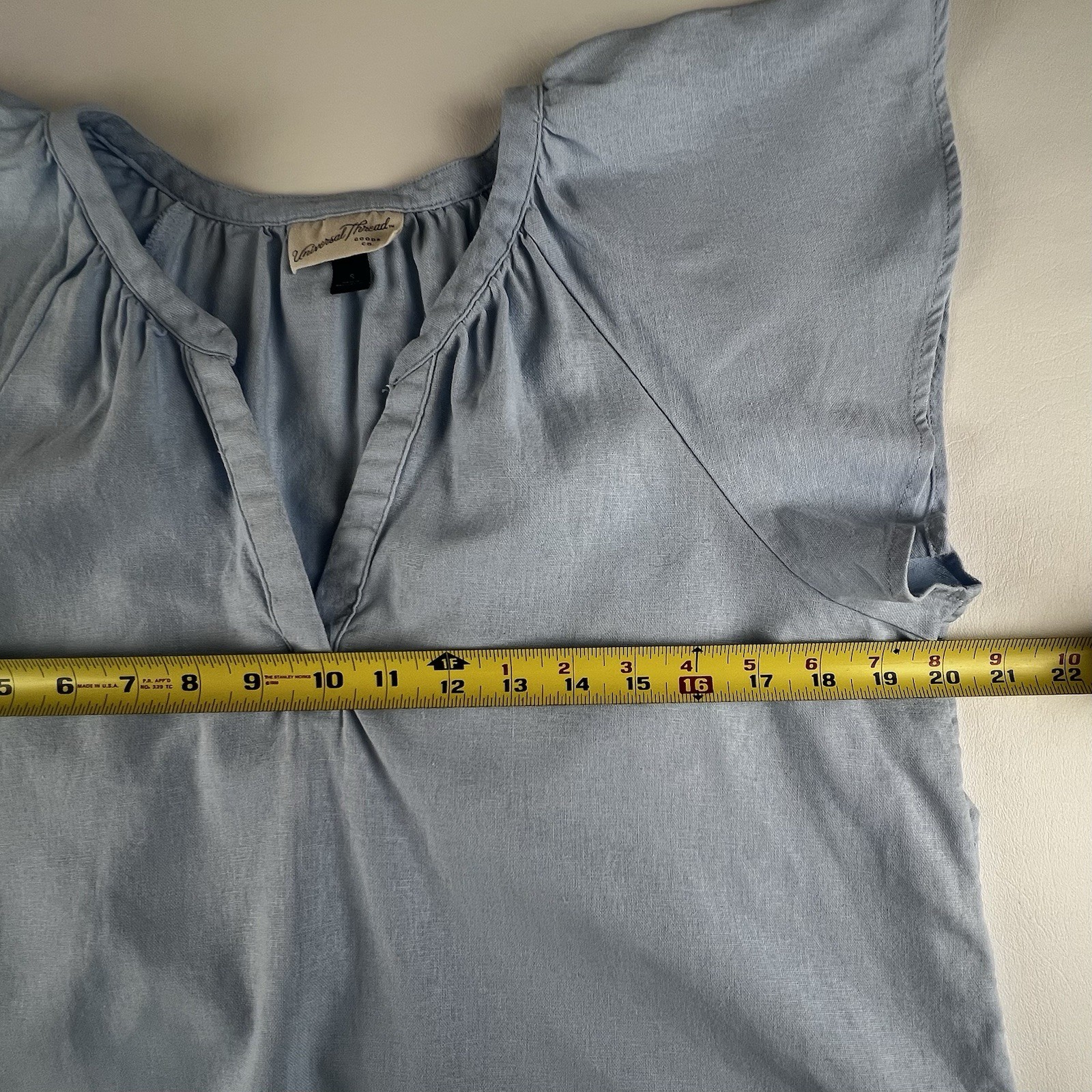 Universal Thread Light Blue Blouse Women’s 55% Linen/45% Rayon S
