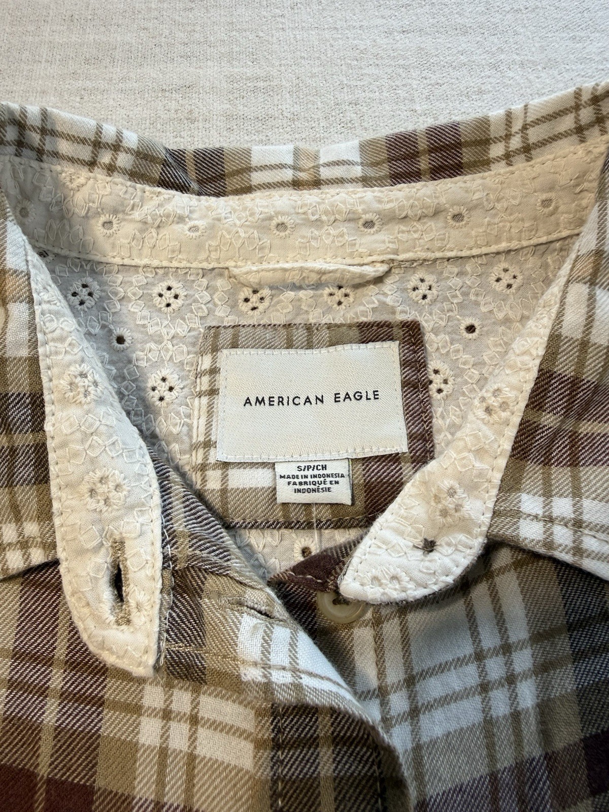 American Eagle Plaid Button Down Shirt Women’s S Oversized Eyelet Trim NEW Fall
