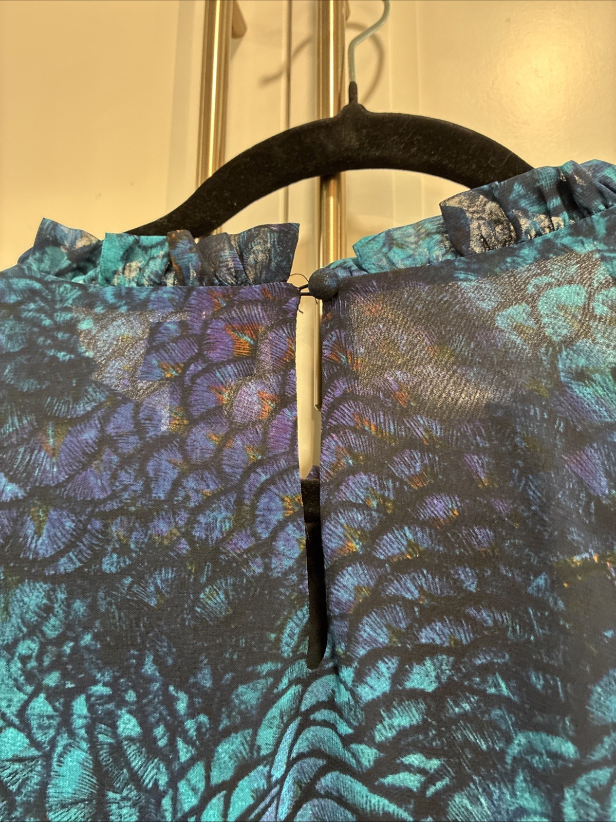 Worthington Multicolor Feather Scalloped Print Peacock Ruffled Neck Blouse Sz L