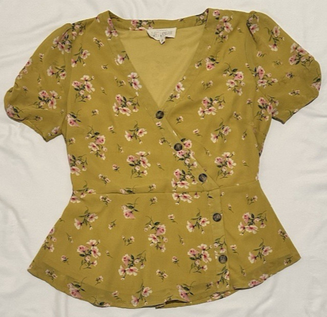 Sweet Wanderer Women’s M Blouse Yellow Floral Peplum Ruched Sleeve Sweet Cottage