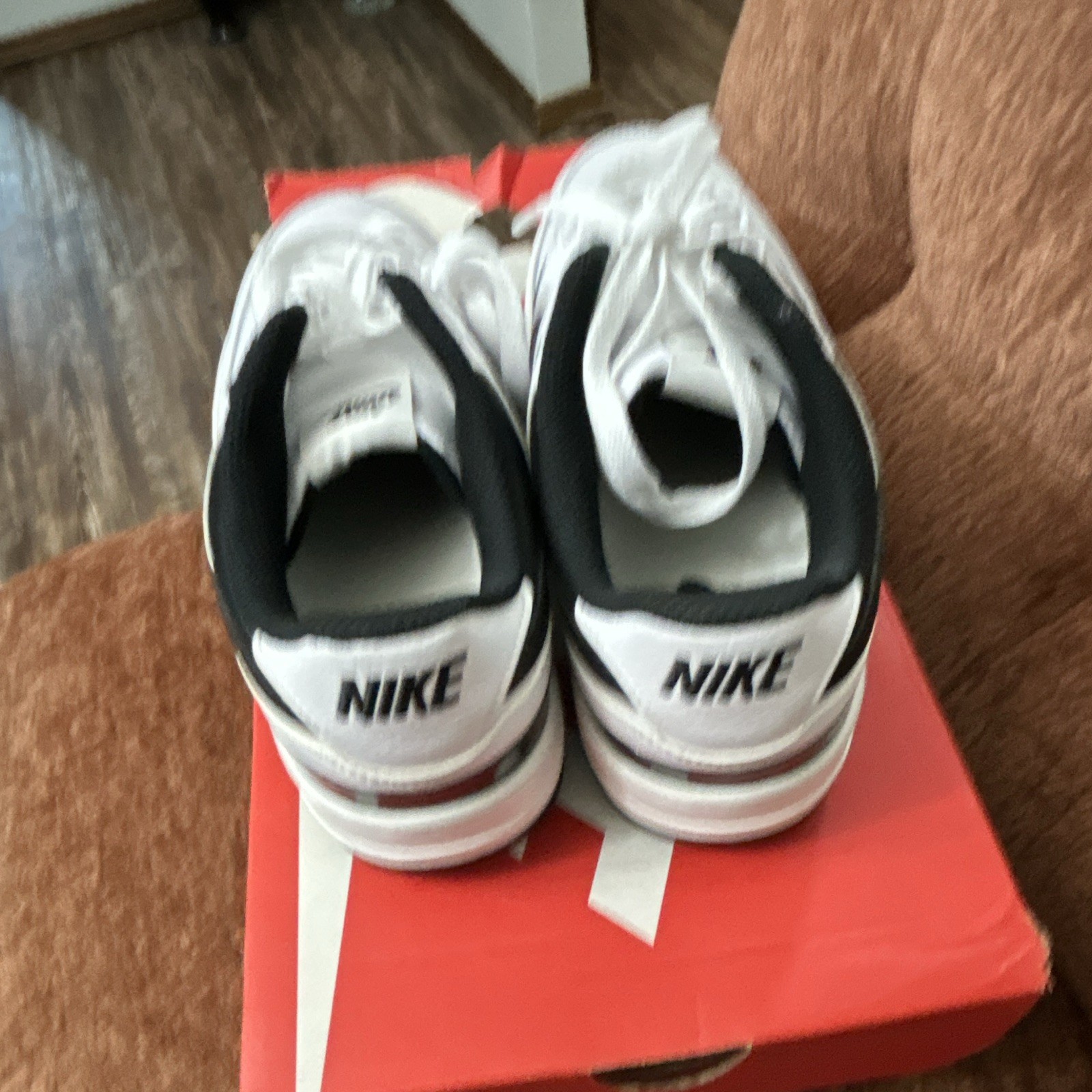 Nike Gamma Force White/Black Low Top Leather Lace-Up woman’s Sneakers DX9176-100