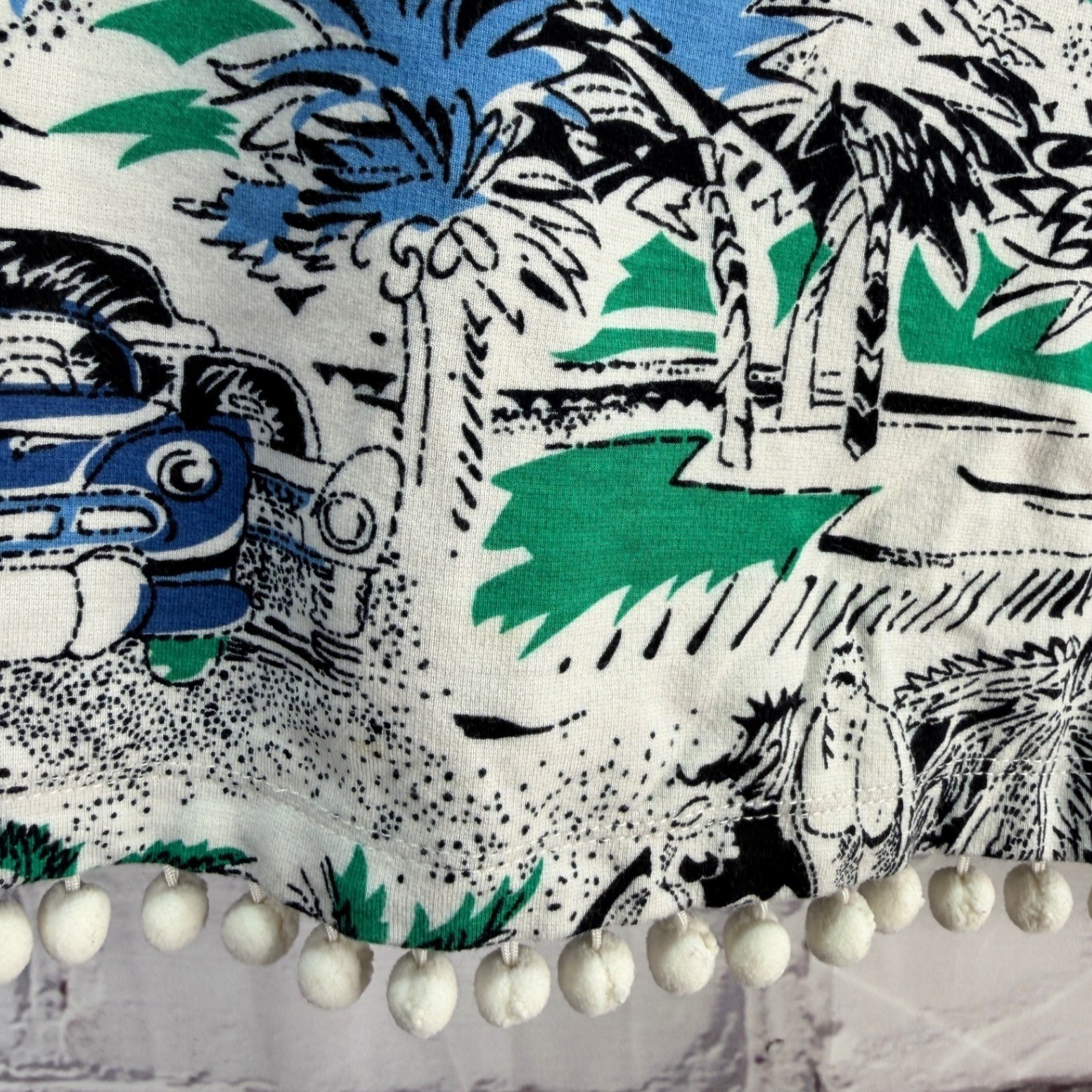 Ann Taylor Tank Top Womens M Tropical Print Coastal Pom Pom Hem Keywhole Back