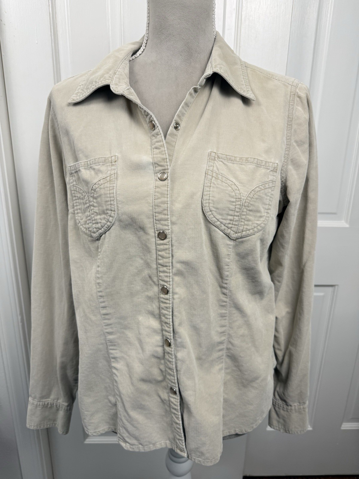 Vintage Women’s Coastal Cowgirl Corduroy Snap Button Top Medium Ivory Tan Fitted