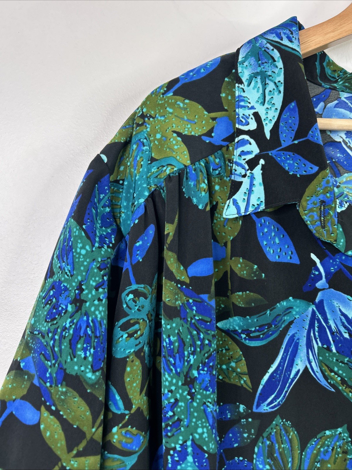 A Personal Touch Women’s 5X Blues Tropical Short Sleeve Button Up Vintage Blouse