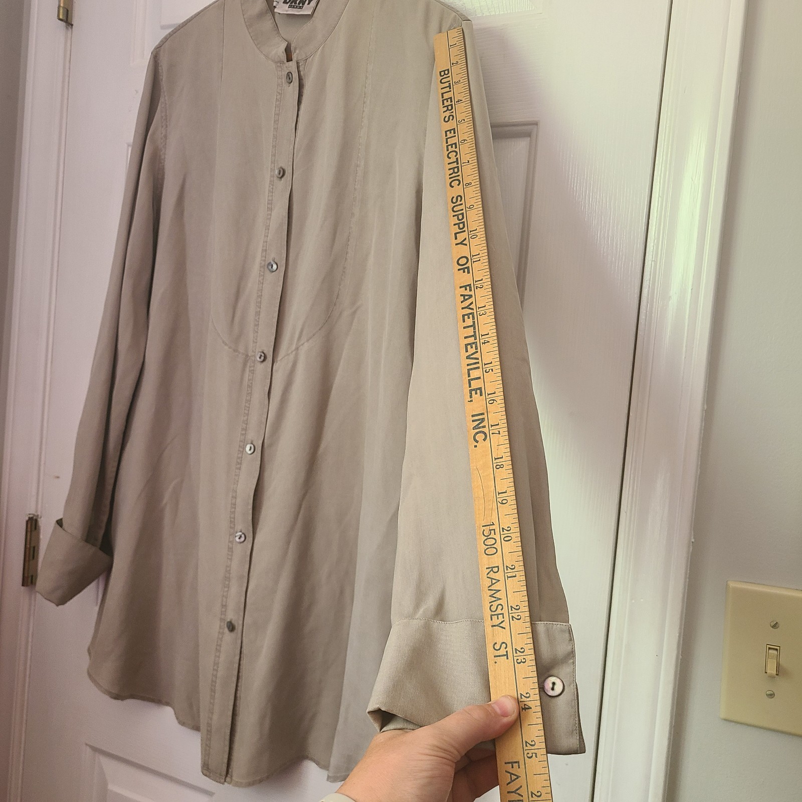 Vtg DKNY 100% Silk Mandarin Collar Yoke Stitch Button Tunic Shirt Sz M Beige Y2K