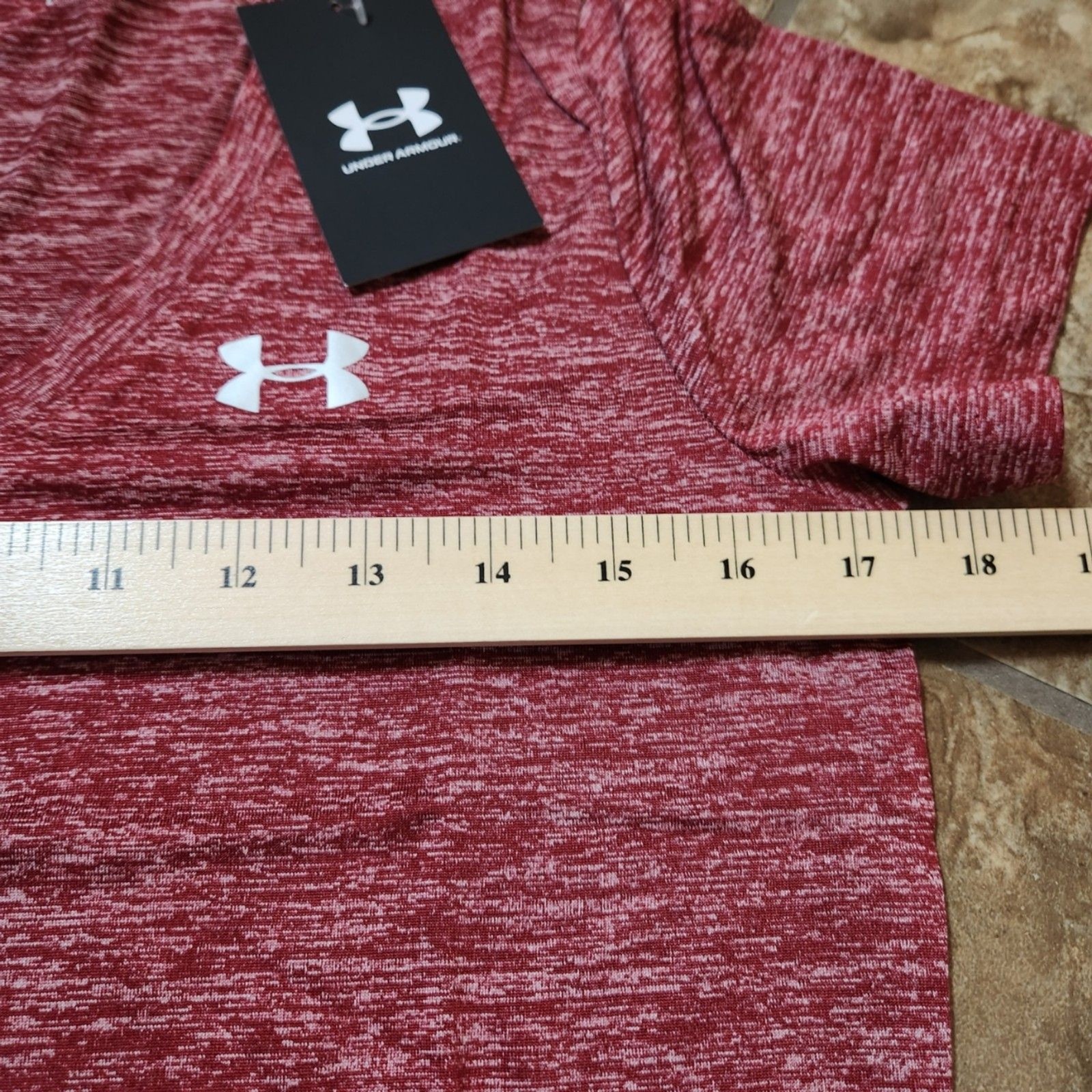 Under Armour HeatGear V‑Neck Tee Women’s Small Black Rose