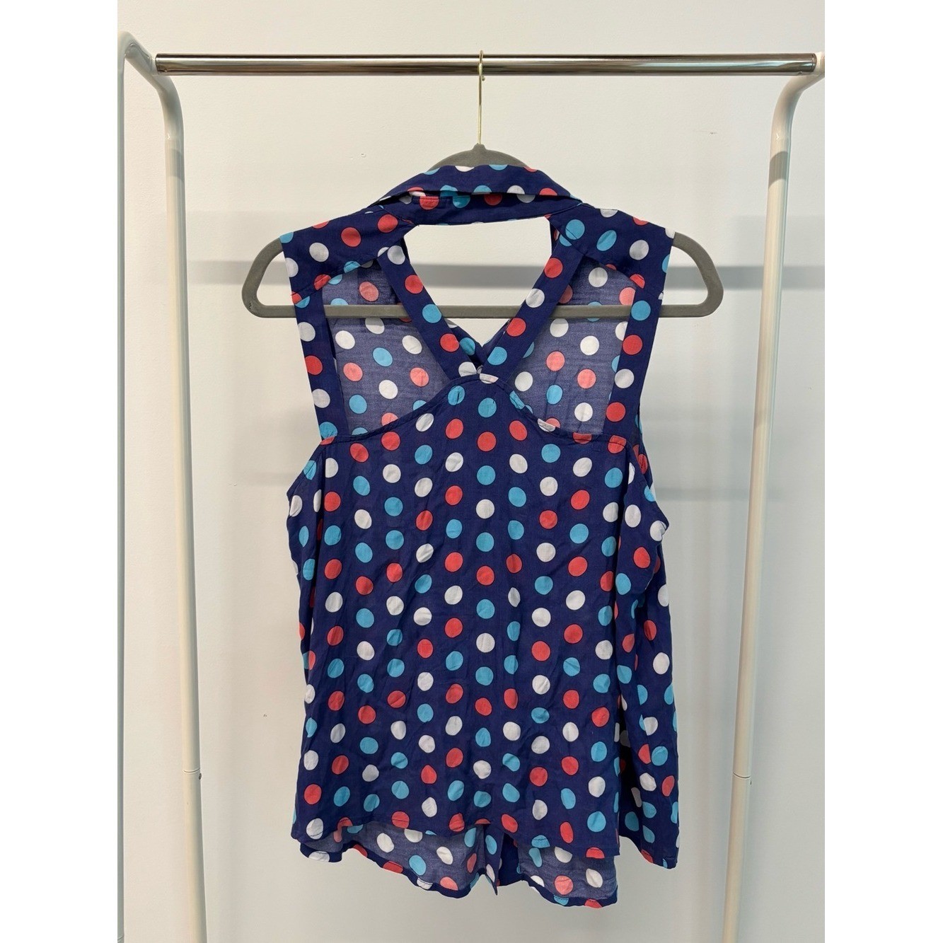 Rue21 Navy Sleeveless Polka Dot Button-Front Shirt with Cutouts