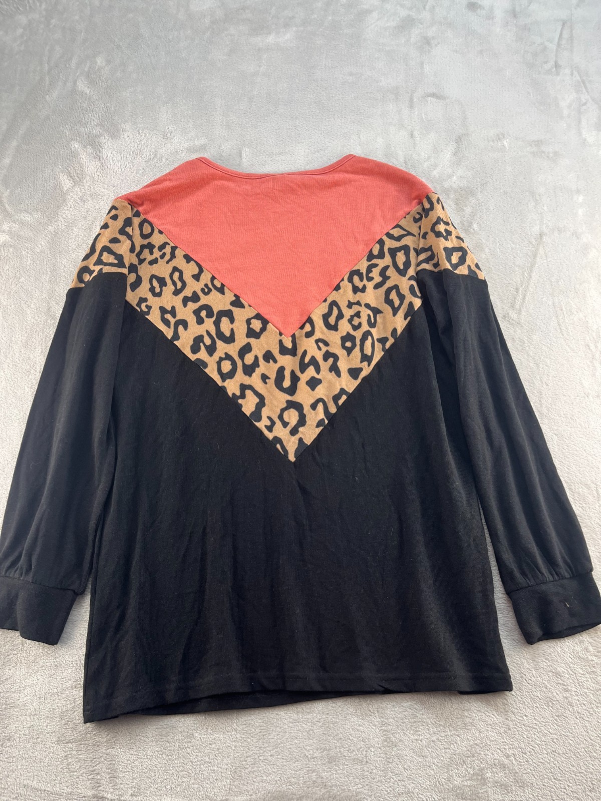 Tickled Teal Womens Pullover Top L Long Sleeve Black Animal Print Pullover