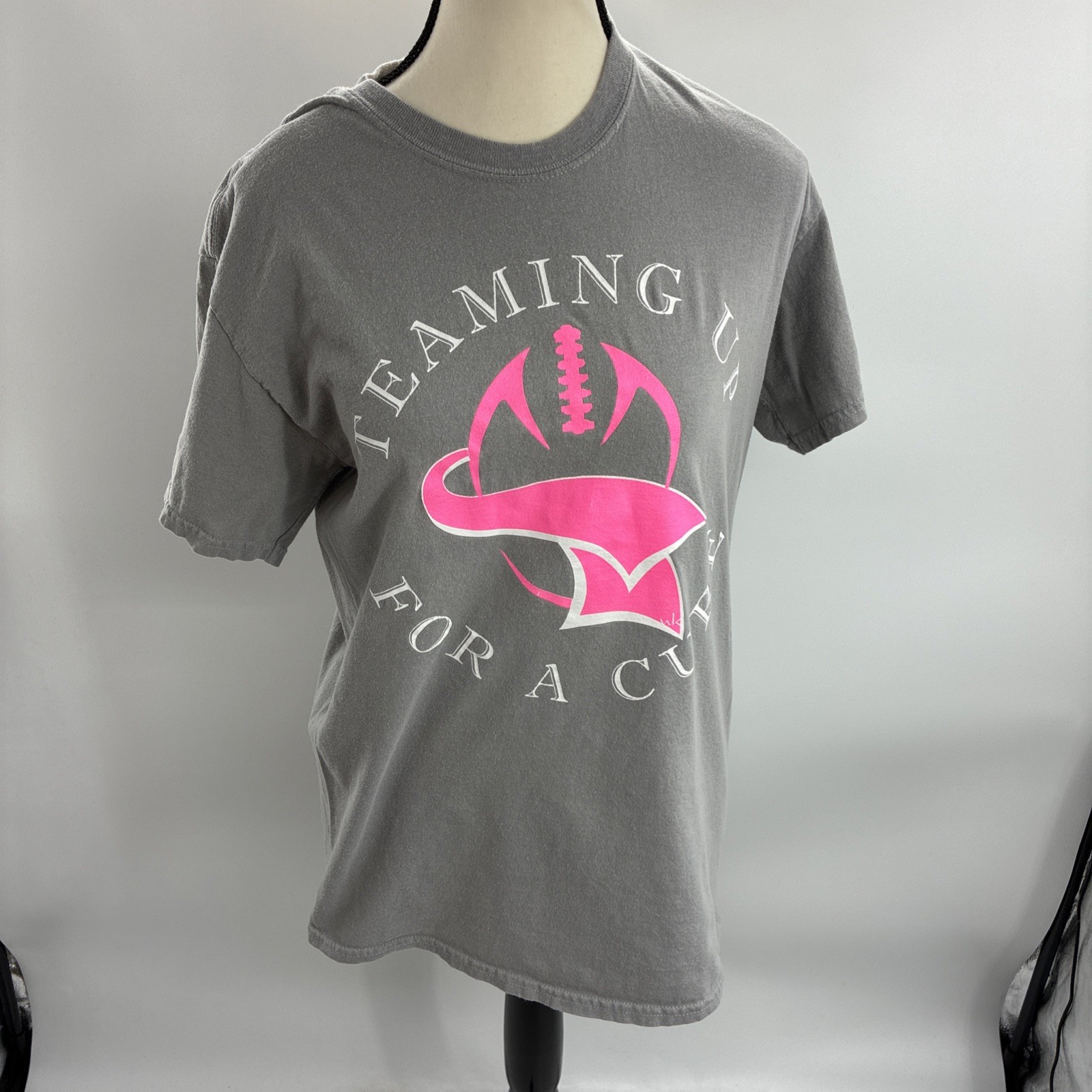 Gildan Womens Graphic T Shirt Breast Cancer Cure Pink Ribbon Football M