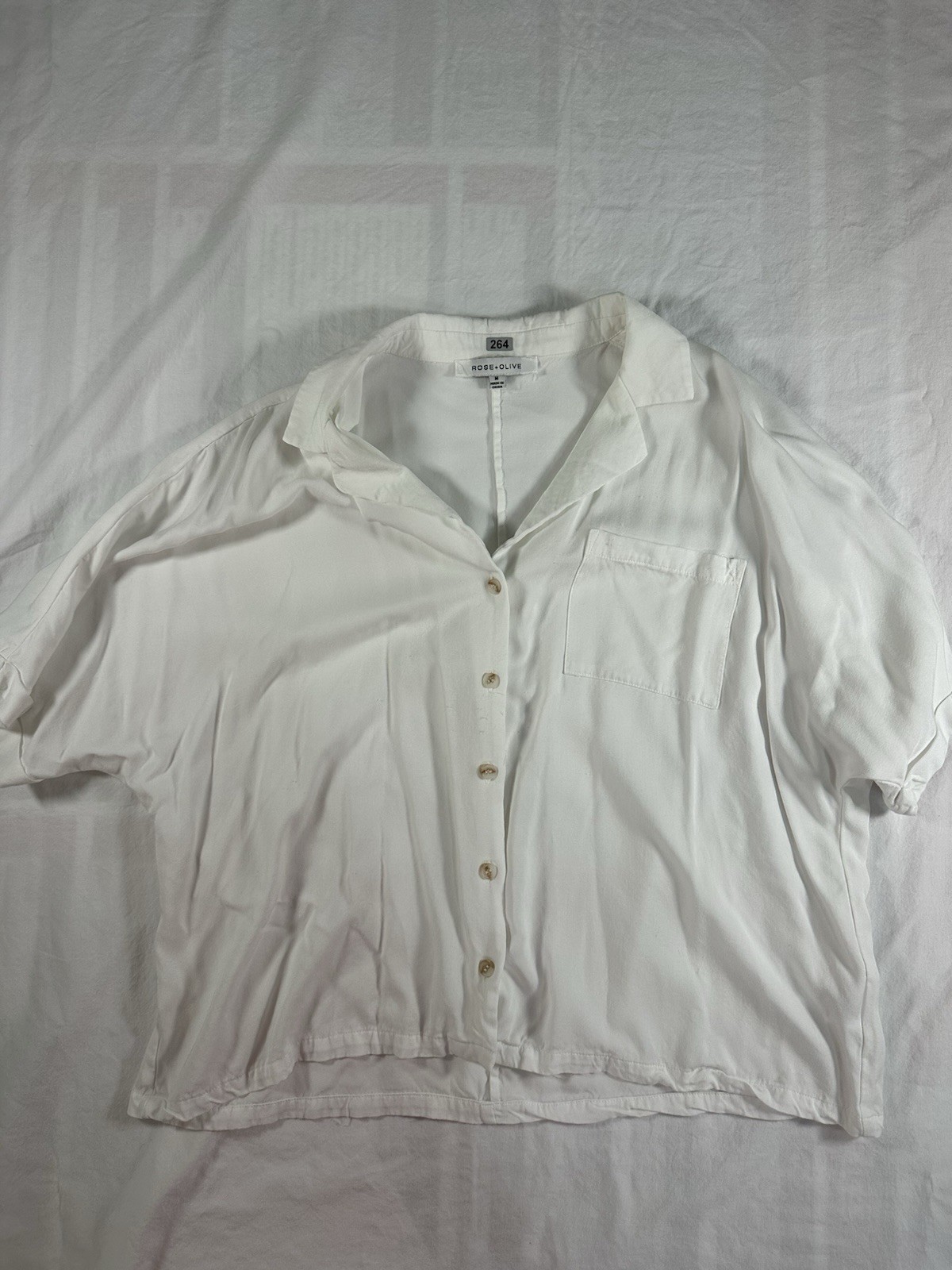 Rose + Olive Women’s White Solid Collared Button Front Short Sleeve Blouse M