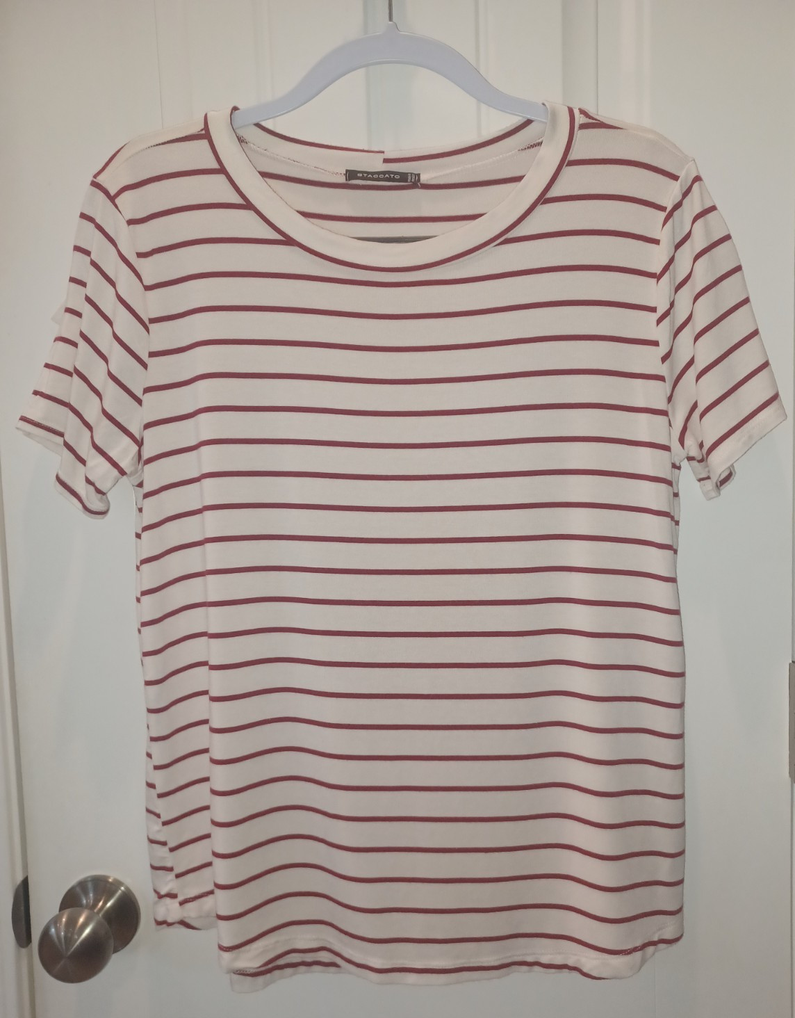 Ladies Staccato Super Soft Short Sleeve Knit Top Red White Stripe Size Small EUC