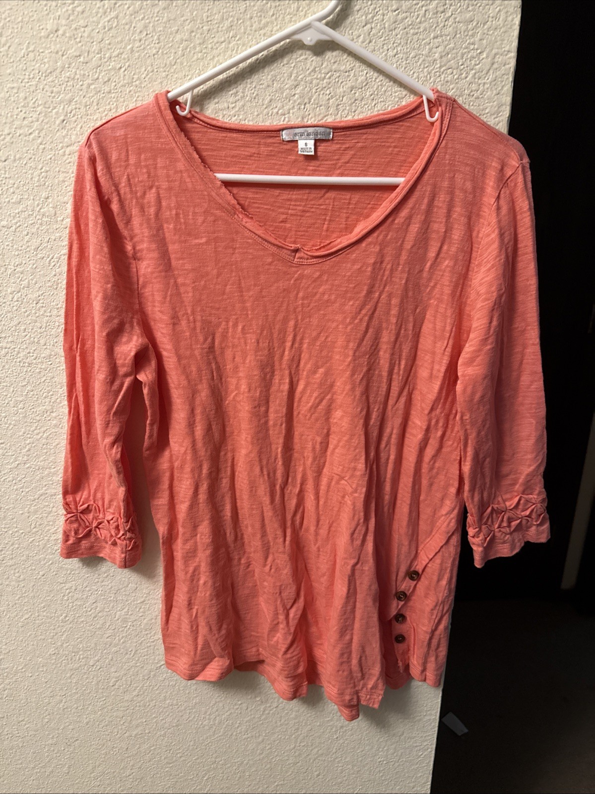 Woman’s Erin London Peach 3/4 Sleeve Top Small