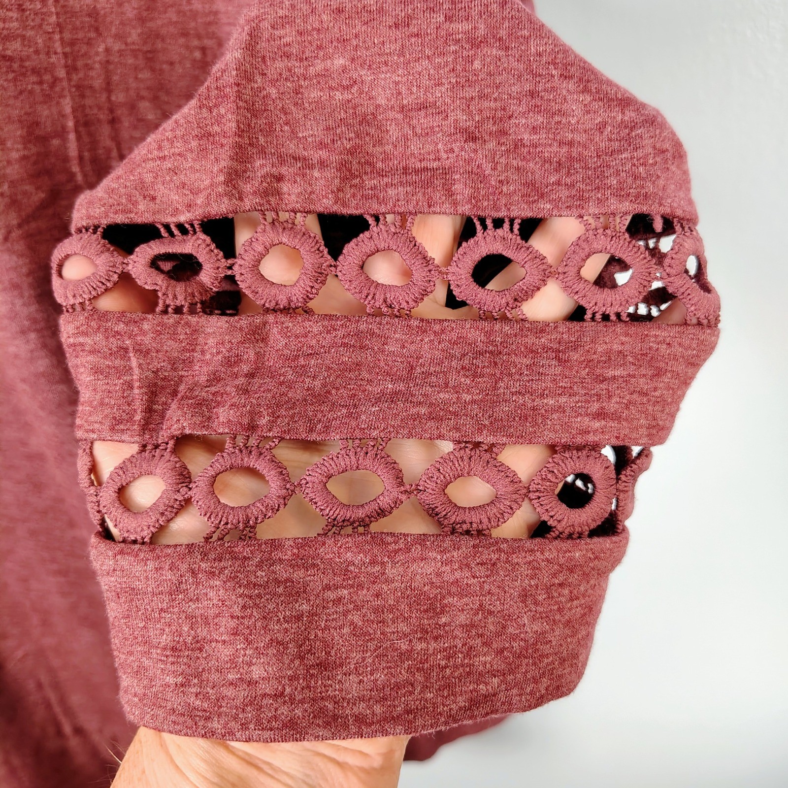 Womens Wine Red Heathered V-Neck Top Crochet Lace 3/4 Sleeve Large NWT Boho