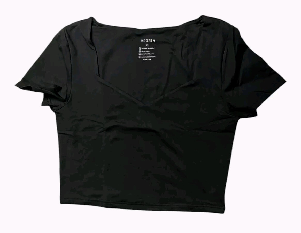 Women’s XL Cropped Top- Crop Top -Squared V Neck Shirt -Short Sleeve- Black