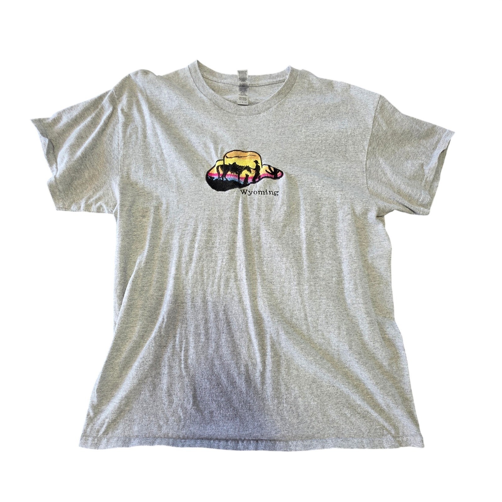 Wyoming Cowboy Hat Embroidered T-Shirt Large Gray Western Souvenir Tee