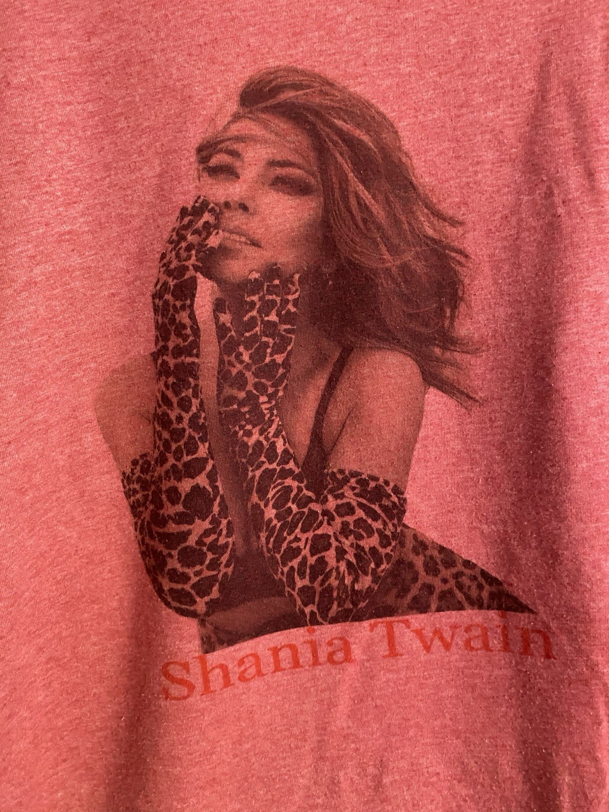 Shania Twain XL red with leopard gloves print short sleeve tee shirt no tag