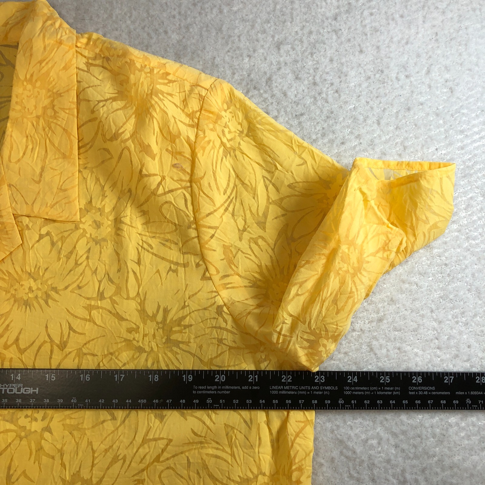 Maggie Sweet Womens Blouse Size L Yellow Sunflower Button-Up Short Sleeve NWT