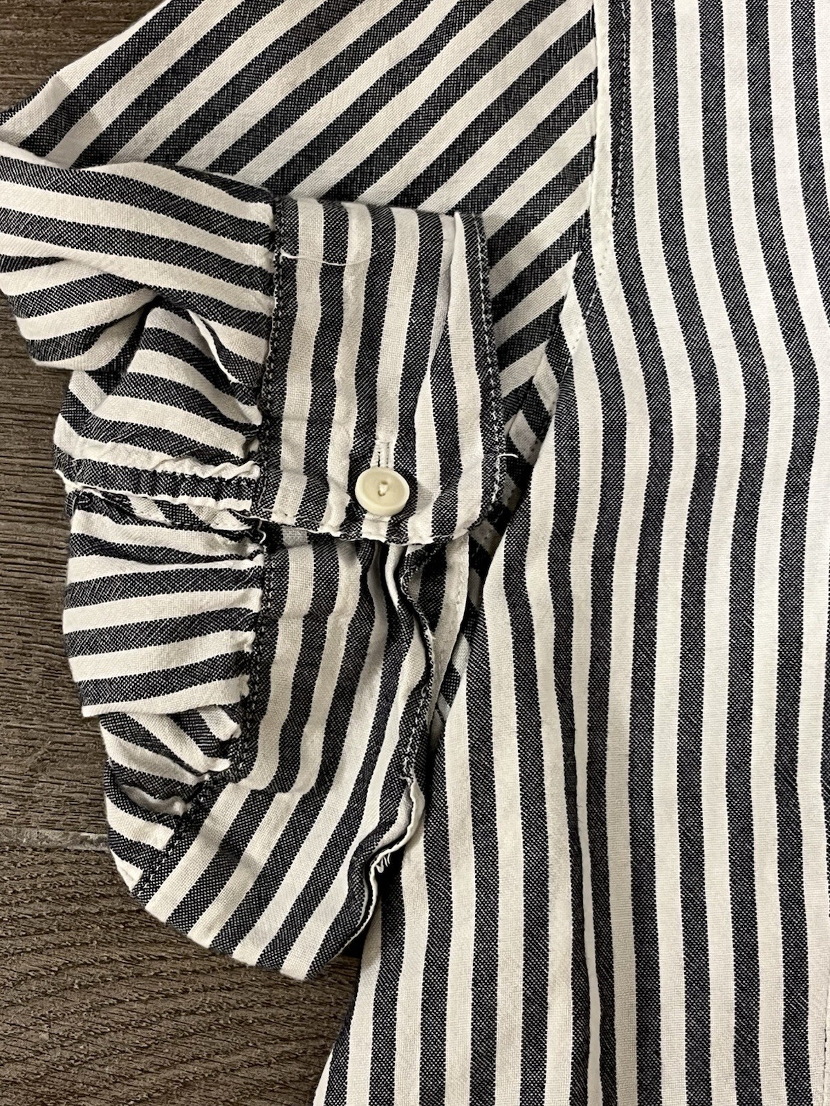 J Crew Chambray Stripe Button Up V-Neck Shirt Sleeve Cotton Size PM