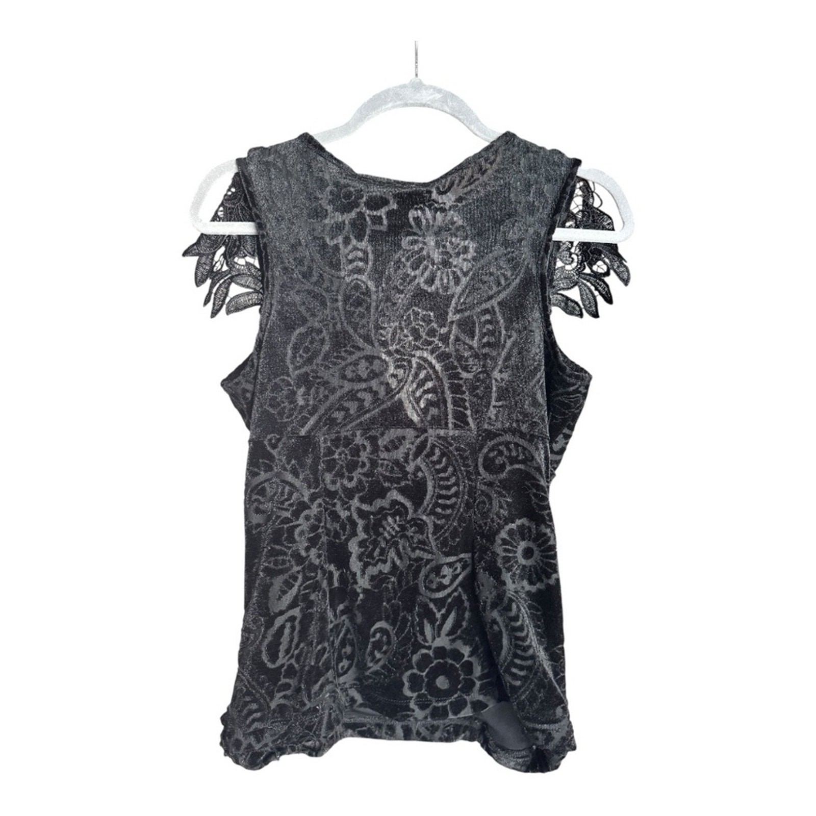 XOXO Elegant Black Lace Floral Top-NWOT-Size M