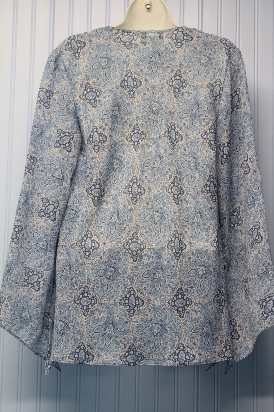 Fashion Bug sky blue paisley print ltwt sheer lined v neck pullover top L NWT