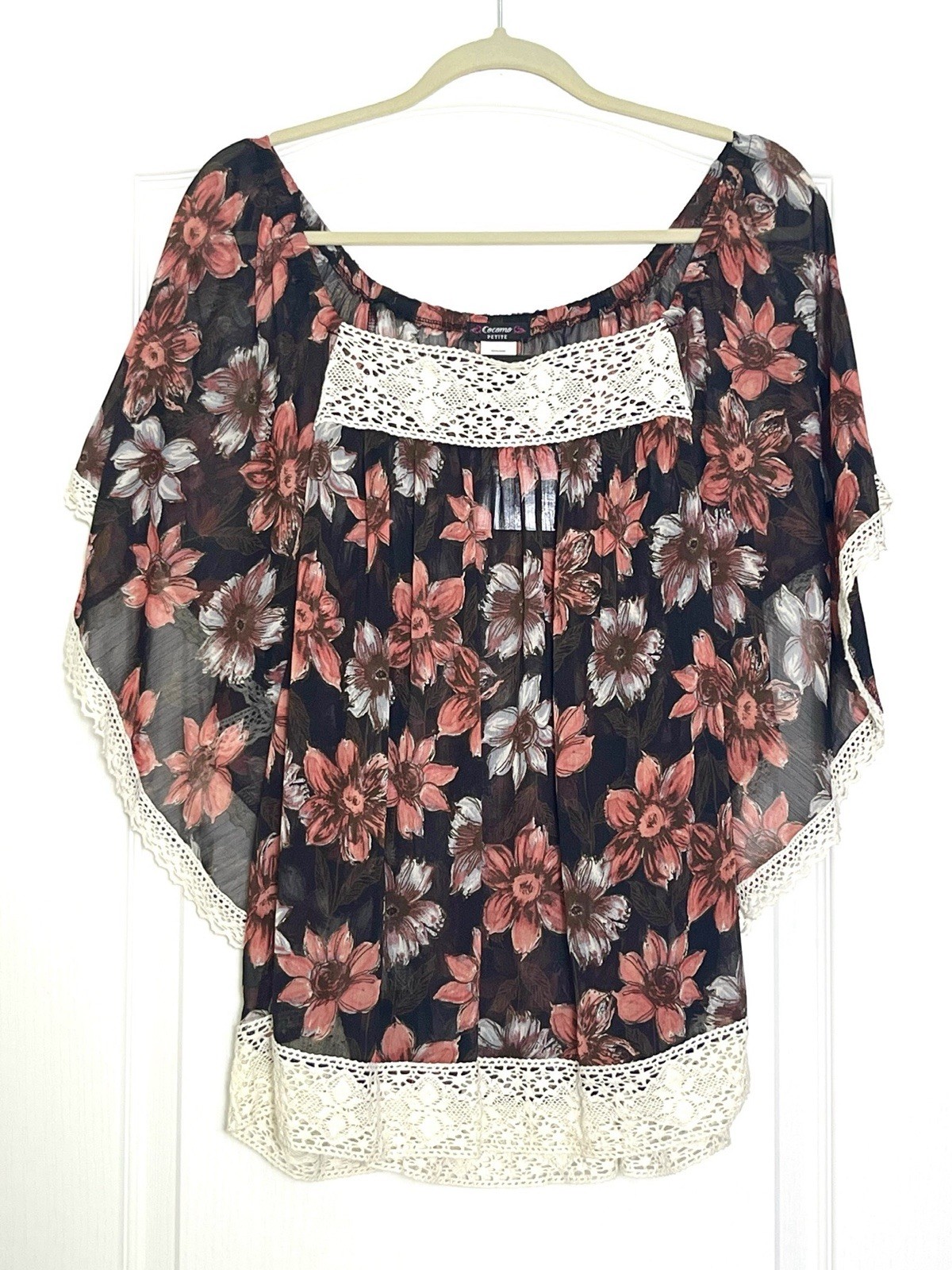 NWT Cocomo Plus Floral Top Size 2X Kimono Sleeve Lace & Sheer Black Red White