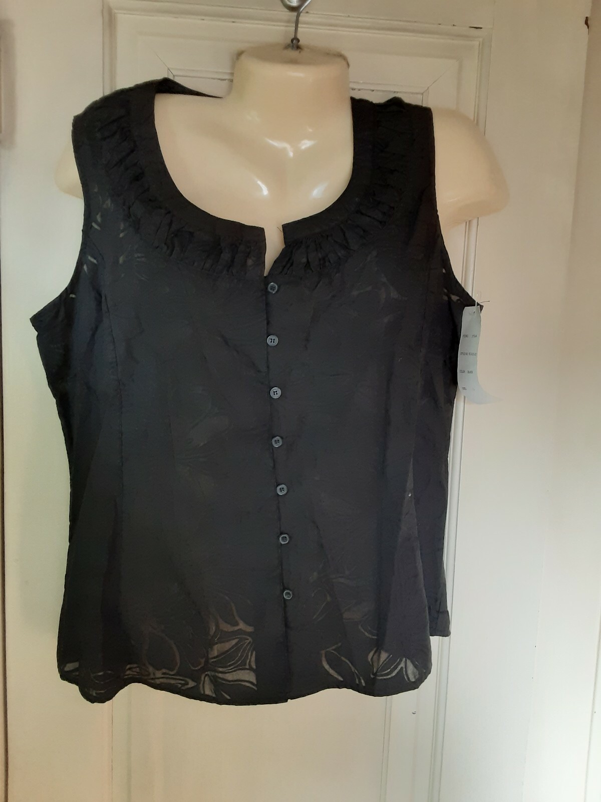 Harve Benard Woman’s Sleeveless Shirt Size Large NEW WITH TAGS