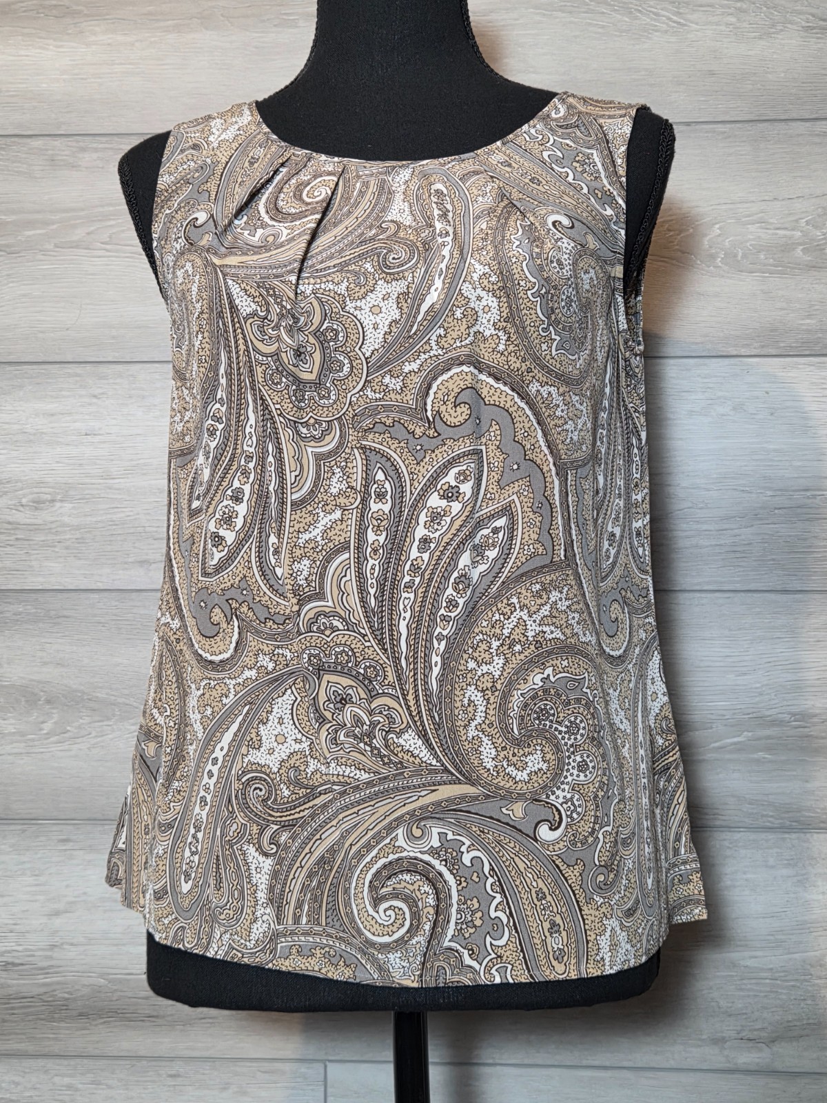 TALBOTS Silk Grey Beige Paisley Sleeveless Pleated Pullover Women Size 2P Blouse