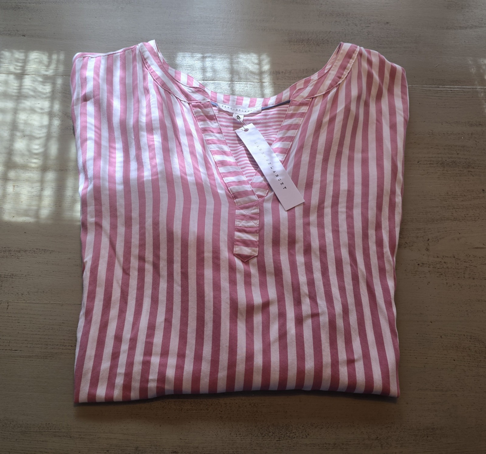 NWT Jane + Delancey Women’s 3X Striped Notch Neckline Pink & White Top Pullover