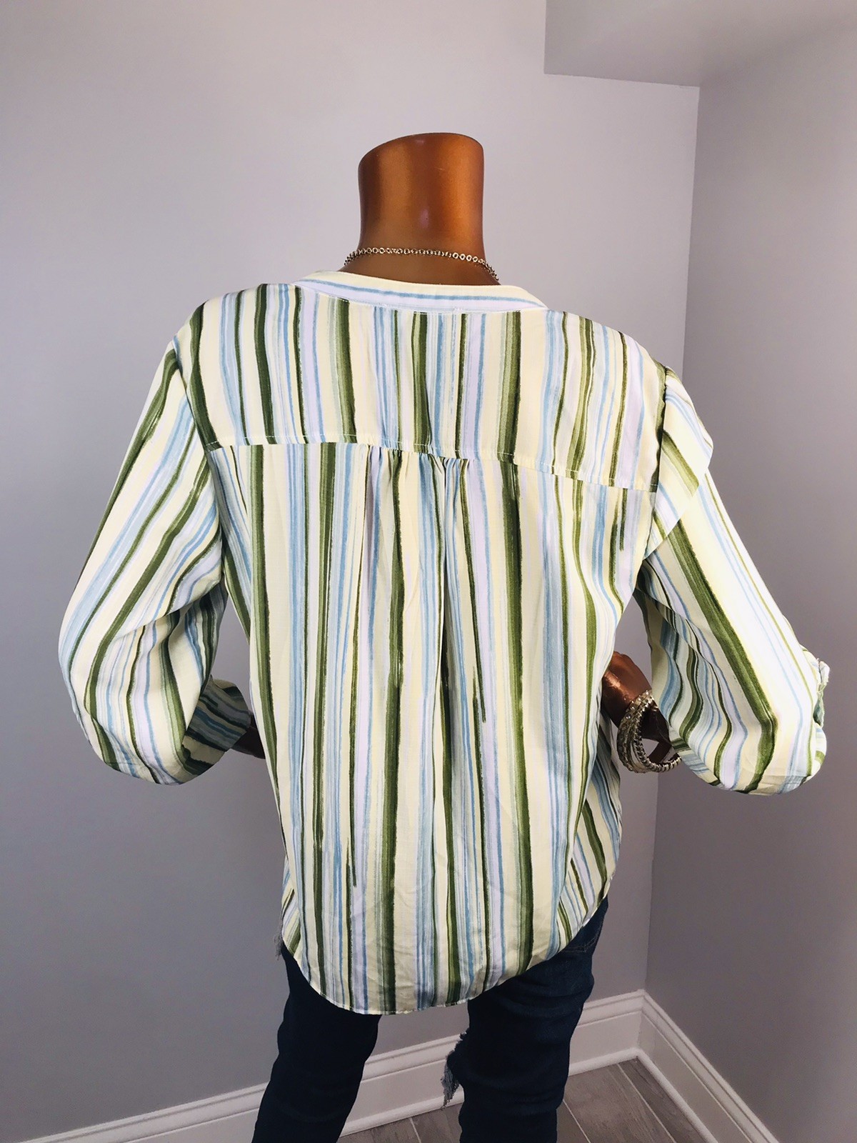 Adrienne Vittadini L Top Striped Knot Tie Hem Front Button Up Shirt Blouse V Cut
