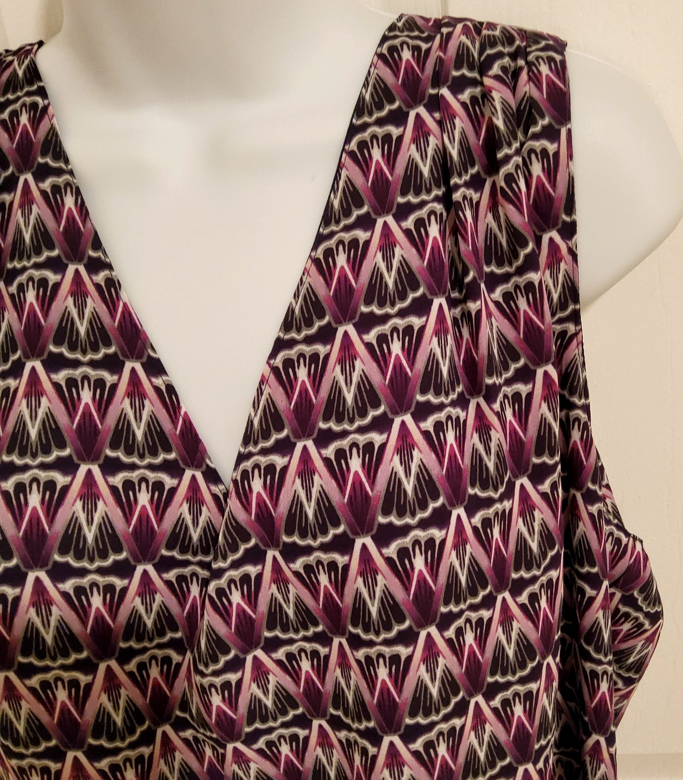 WHITE HOUSE BLACK MARKET CHEVRON REVERSIBLE TANK/TOP-LARGE-PURPLE/DARK BLUE-*NEW