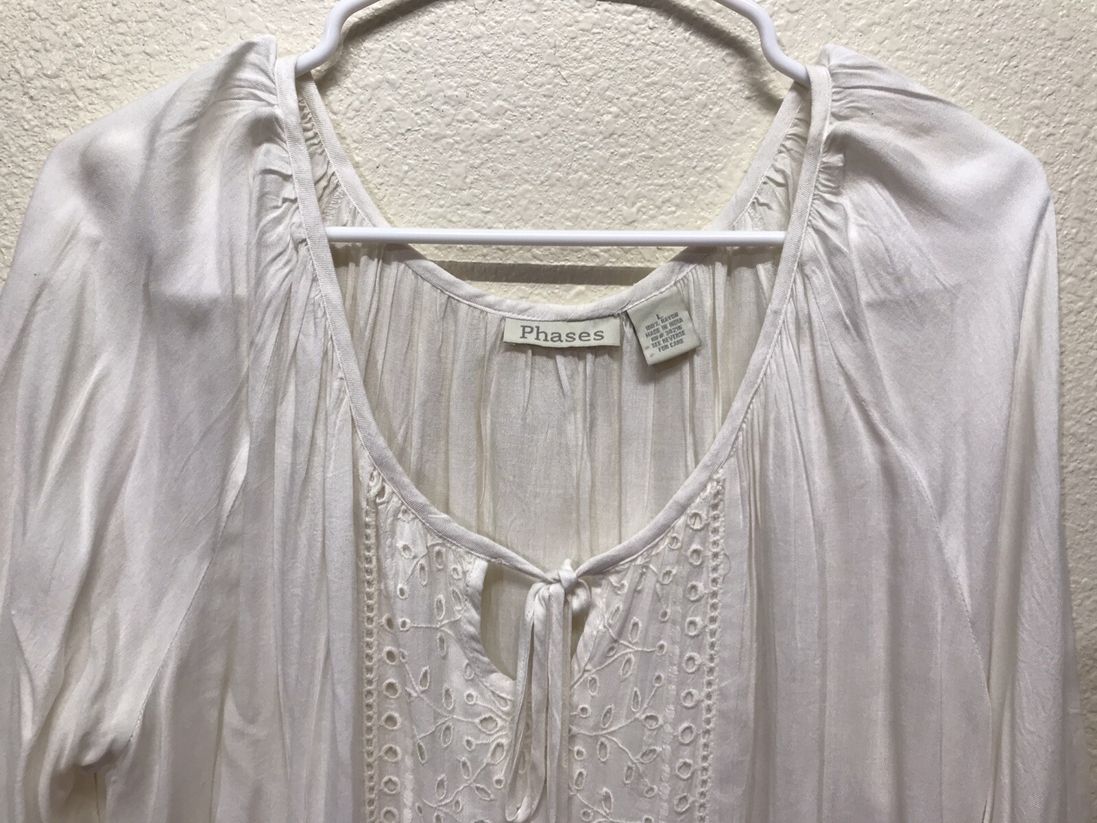 Phases 100% Rayon Pullover White Shirt with Tie at Neck Sz Large