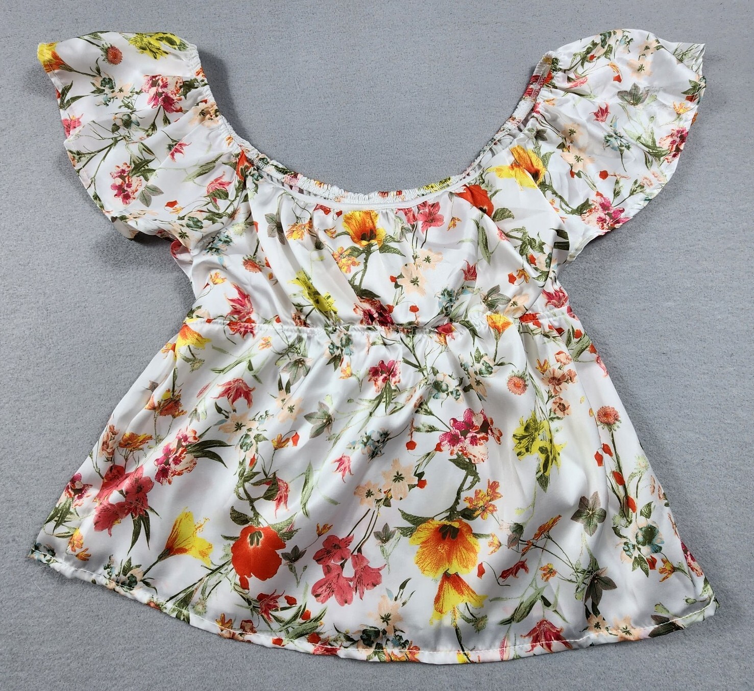 Rue21 Blouse Women’s Medium White Floral Off Shoulder Satin Feel Ruffle Flowy