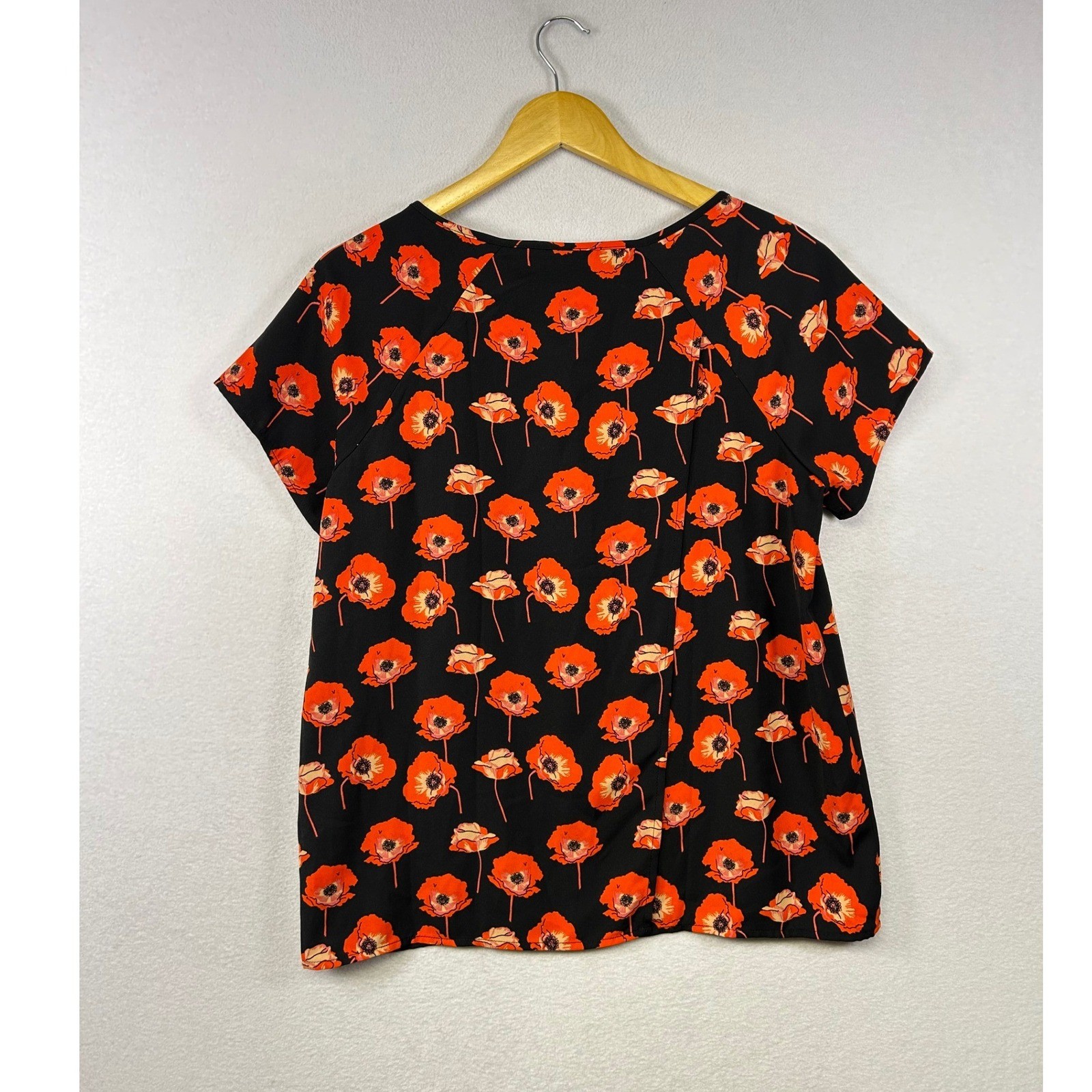 Cabi Poppy Print Blouse Womens S Black Orange Floral Short Sleeve
