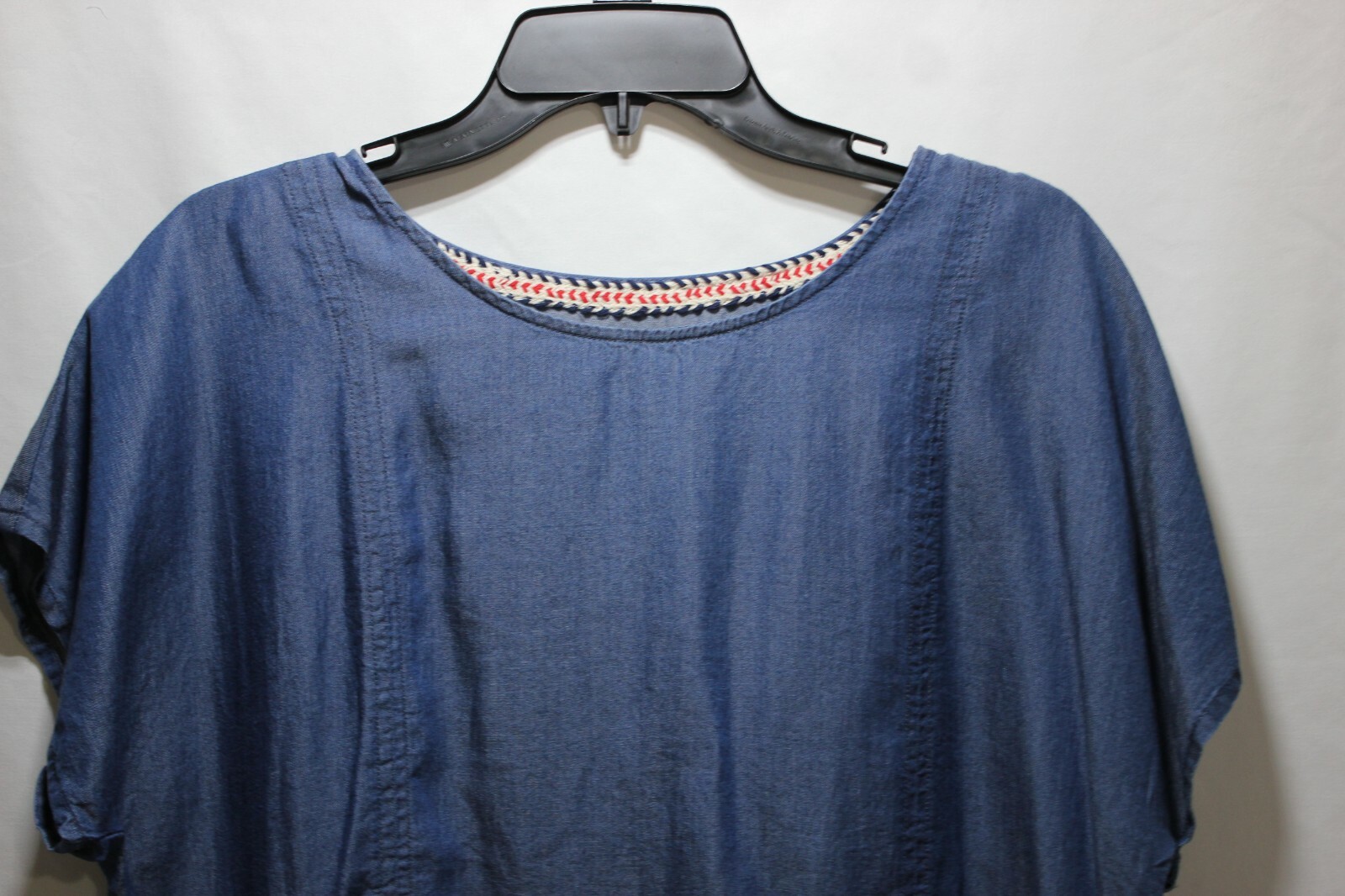 John Paul Richard Woman’s Sleeve less Top – Size Med NWT