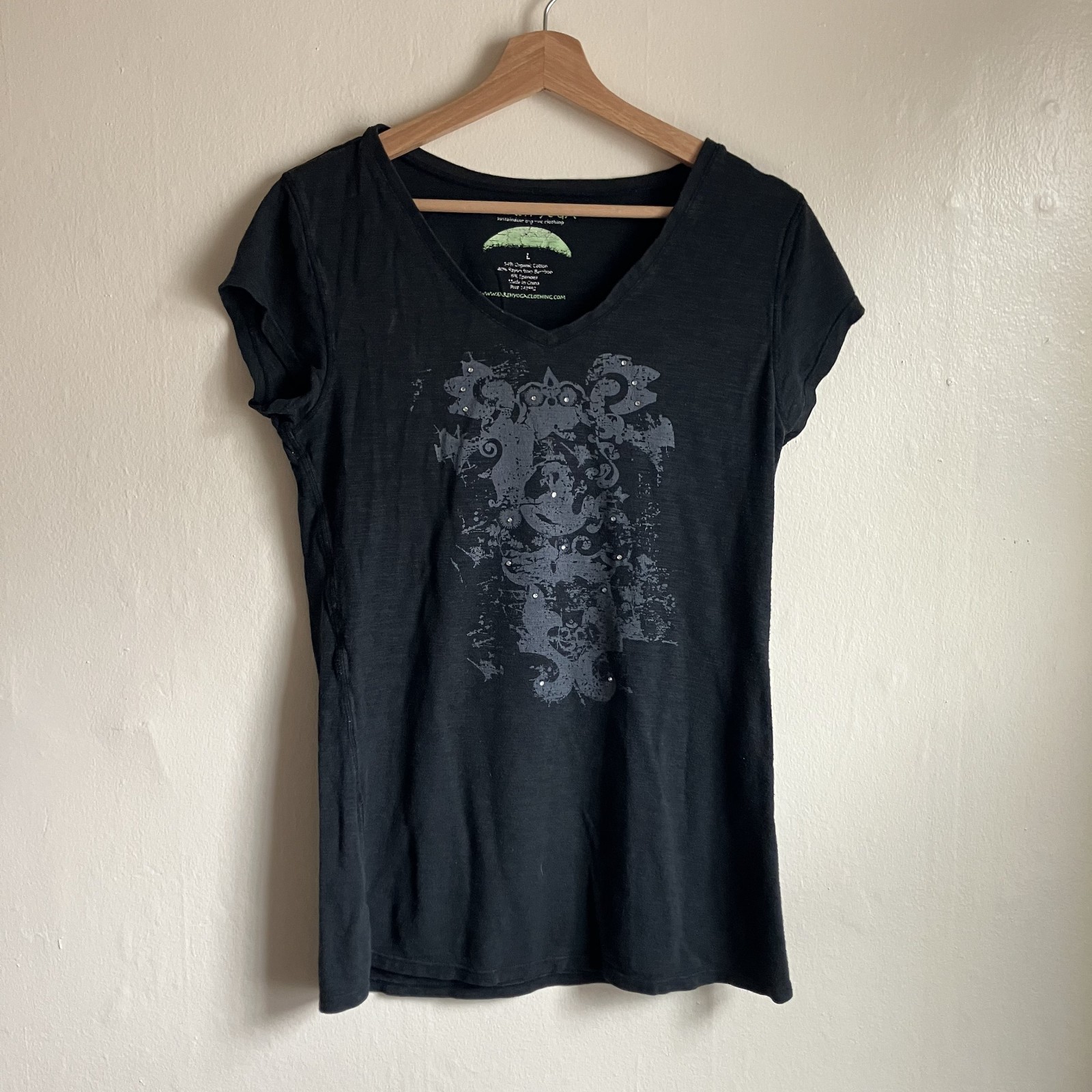 Earth Yoga Bling Graphic Organic Cotton Bamboo Sustainable V Neck Tee Large