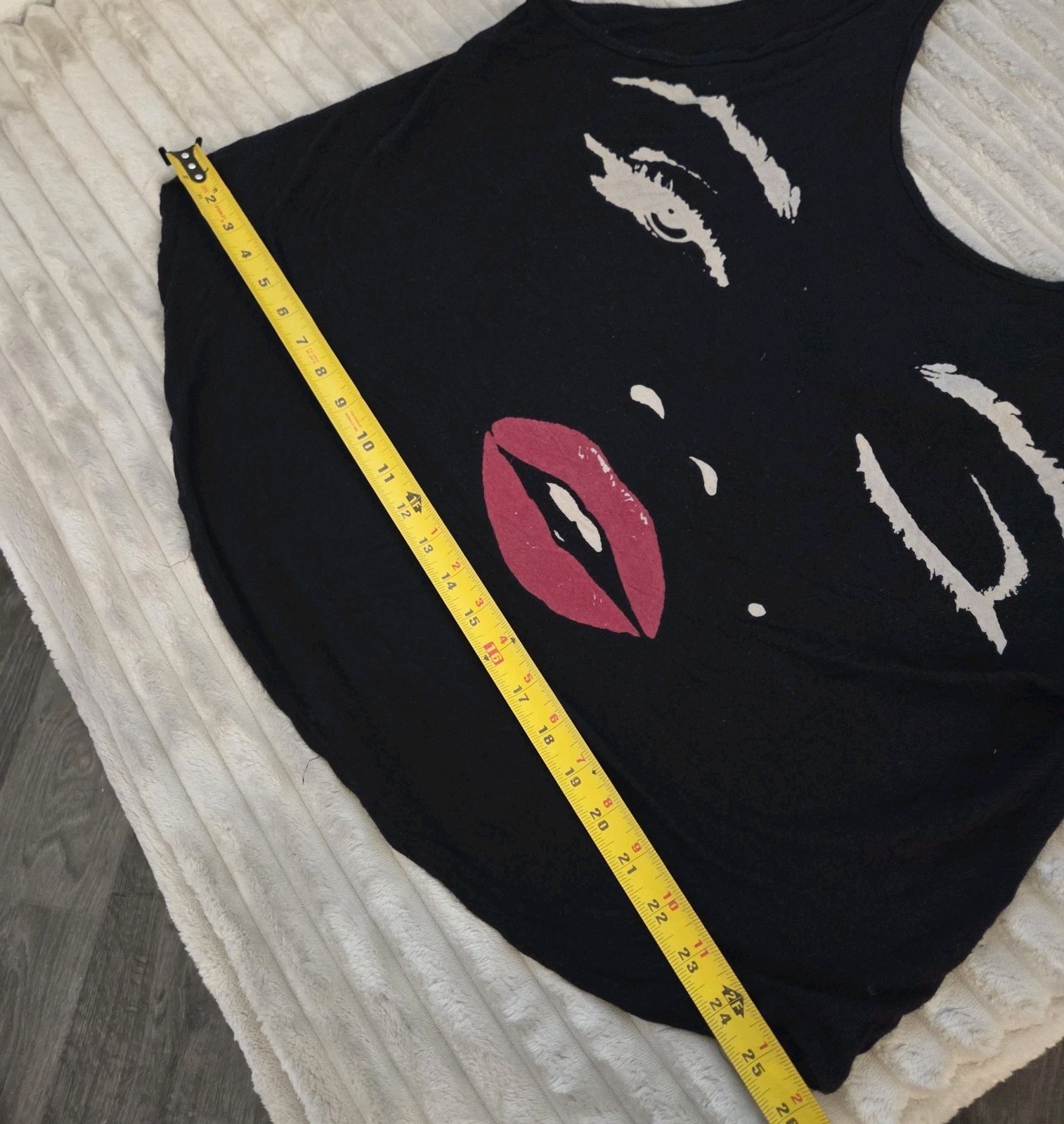 Blush Womens Graphic Tank Top Size Large Black Pink Lips Closed Eyes Transparent