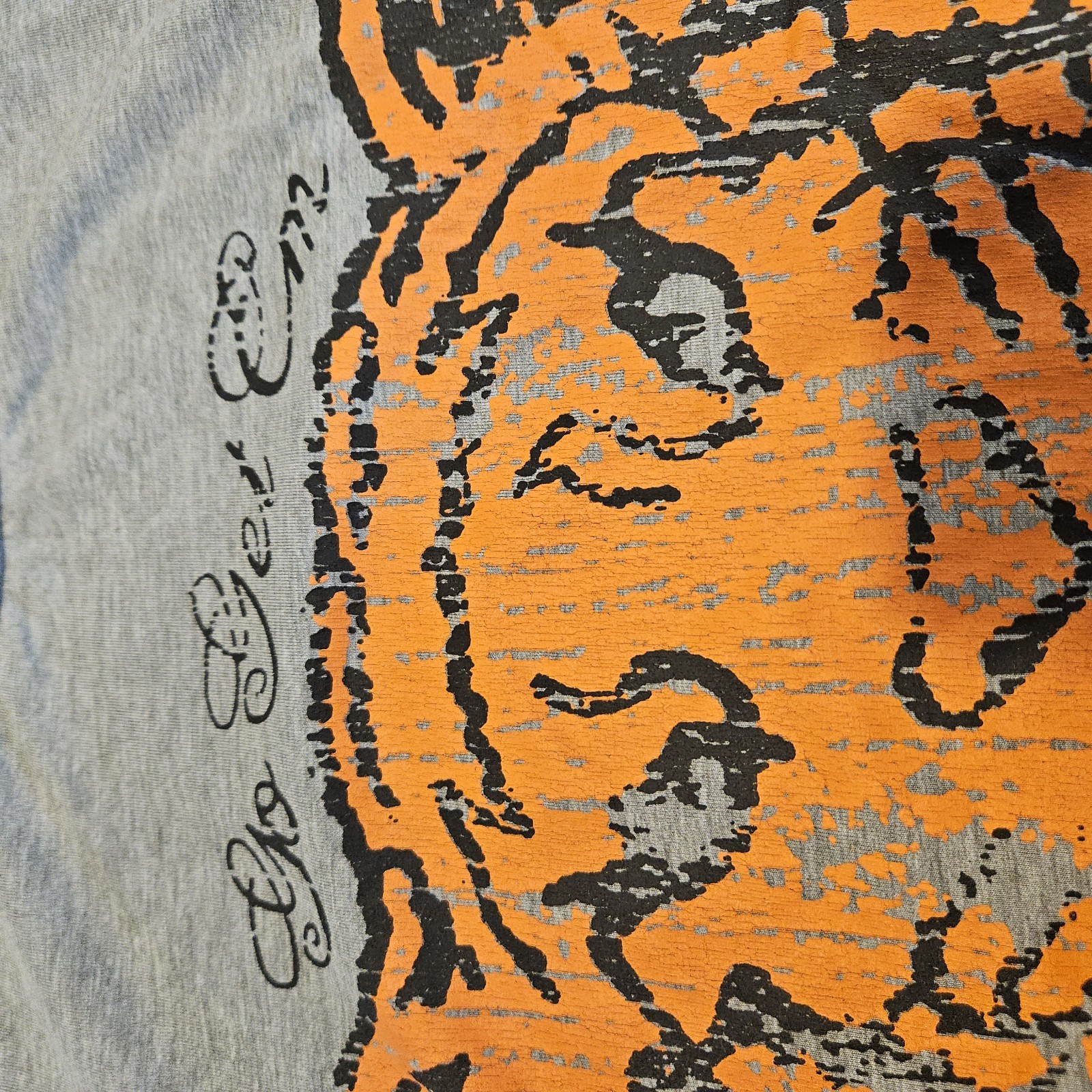 Go Get Em Tiger Graphic T Shirt Gray Orange Distressed Print Unisex Vintage Look