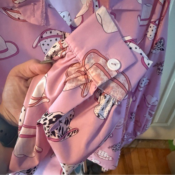 Pink Cowboy Hat Print Button Down Blouse Western Novelty Shirt Small